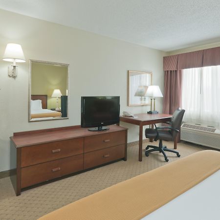 Holiday Inn Express Evansville - West, An Ihg Hotel Εξωτερικό φωτογραφία