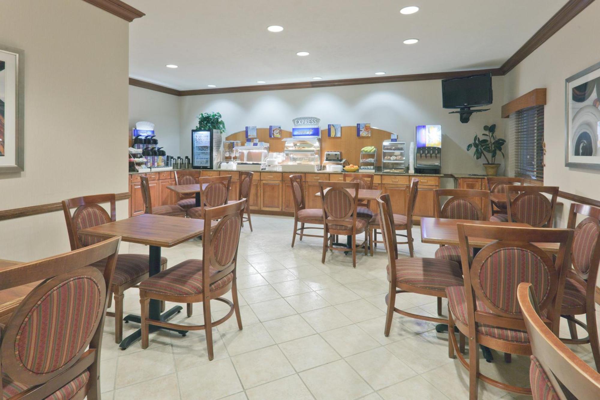 Holiday Inn Express Evansville - West, An Ihg Hotel Εξωτερικό φωτογραφία