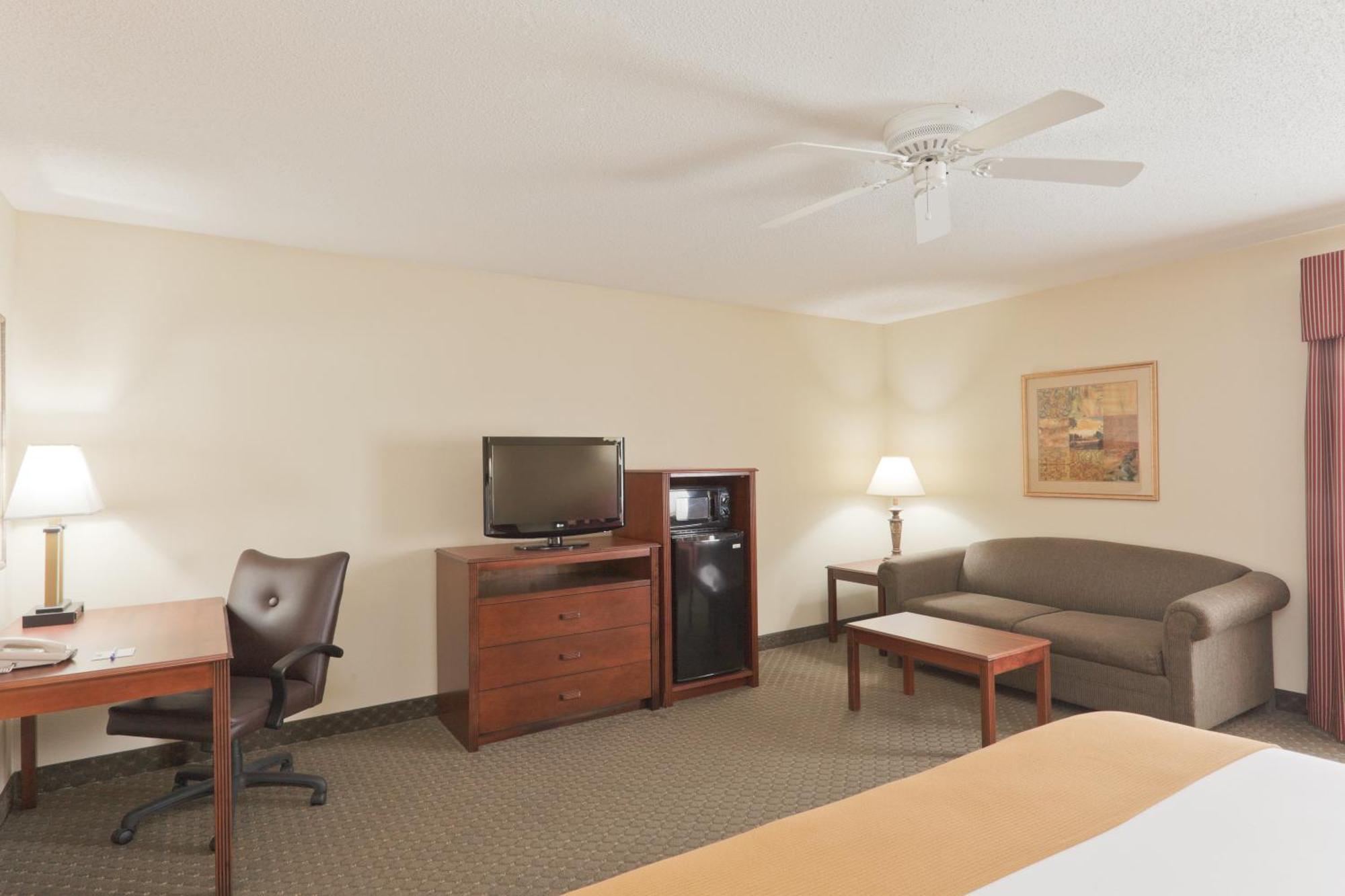 Holiday Inn Express Evansville - West, An Ihg Hotel Εξωτερικό φωτογραφία